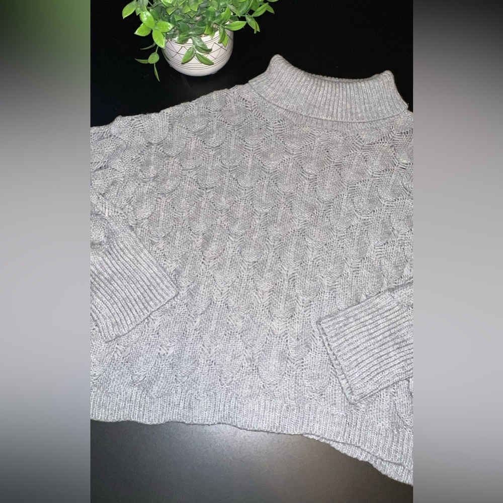 Cotton Emporium Gray Textured Cropped Style Turtleneck Sweater Size XL EUC